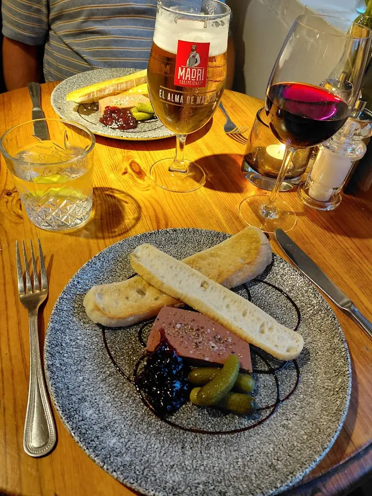 Sharon Hubbard_The Drum Inn_Cockington_review