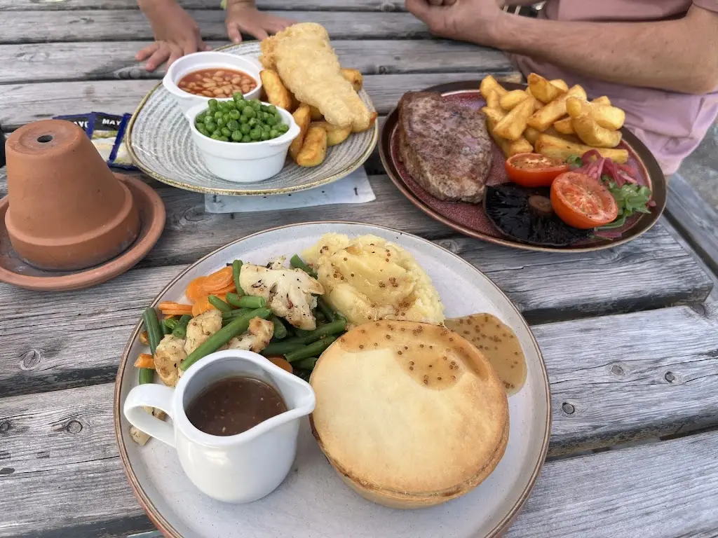 Nikita French_Chelston Manor_Cockington_review