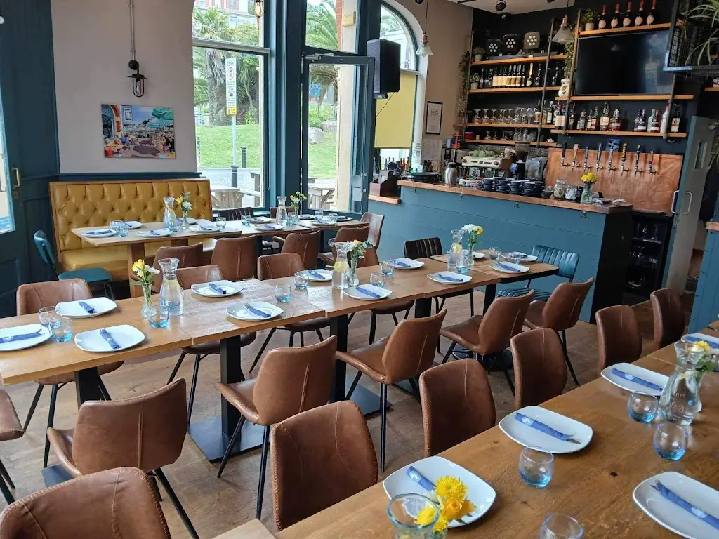 The Offshore Bar and Restaurant restaurant in Cockington