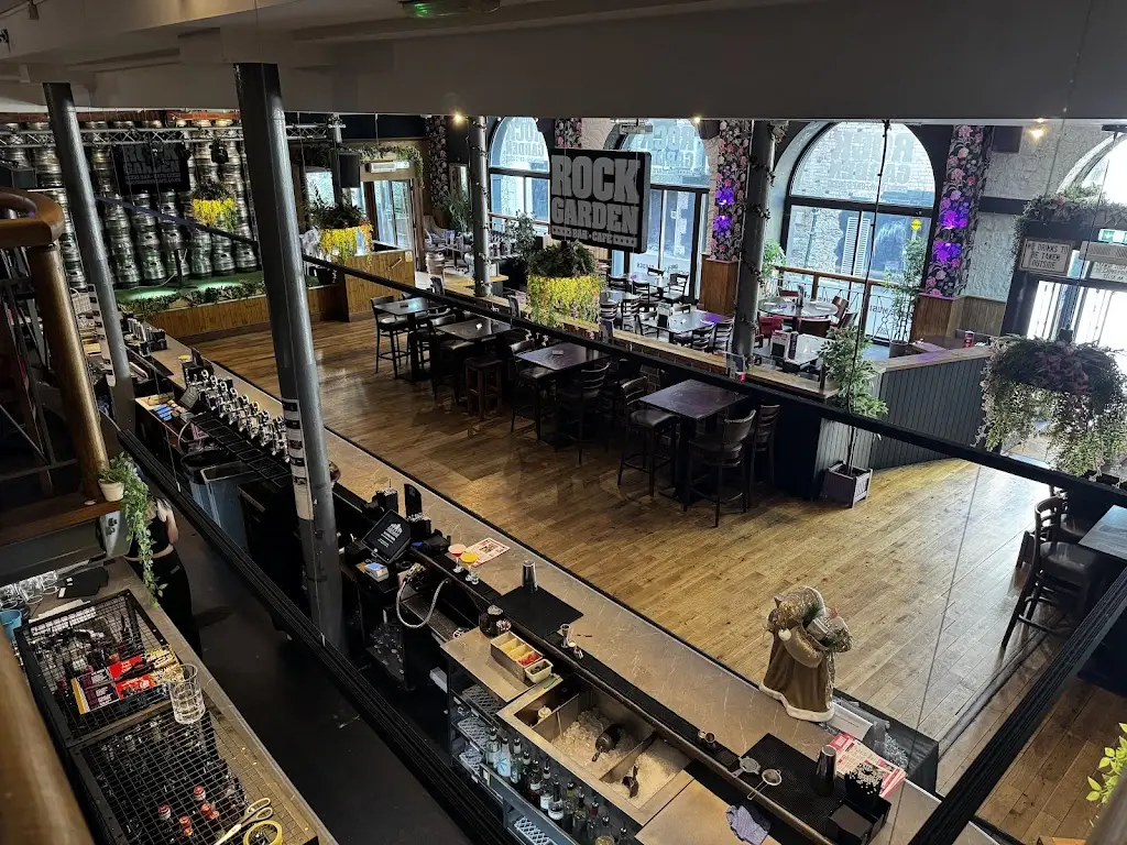 Gareth Taylor_Rock Garden Cafe Bar_Cockington_review