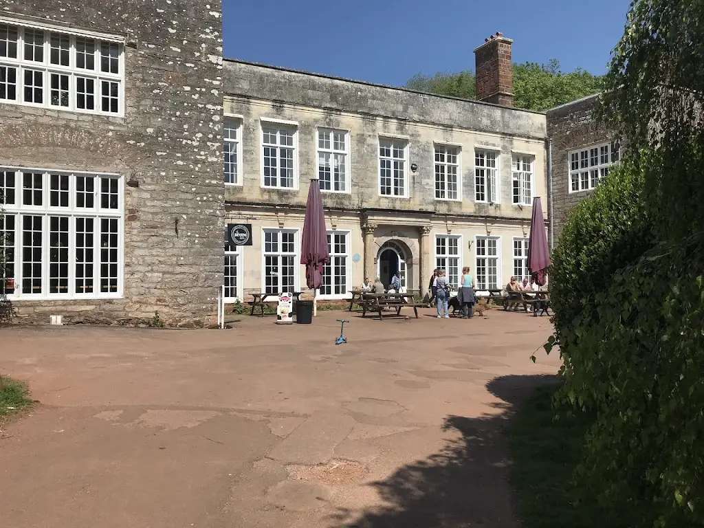 Dr C. Mansfield_Seven Dials_Cockington_review