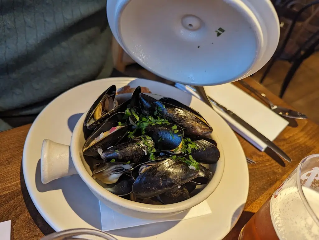 Menu_The Cricketers_Cobham_image_9