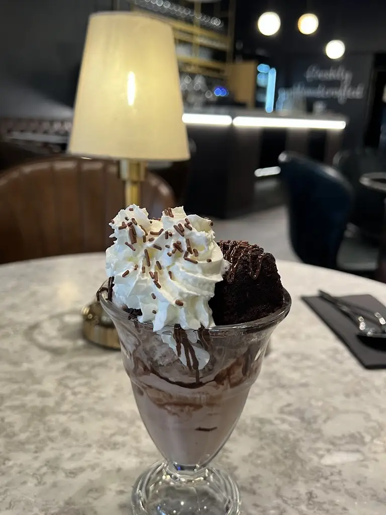 franz p._Gourmet Burger Club - Cobham_Cobham_review