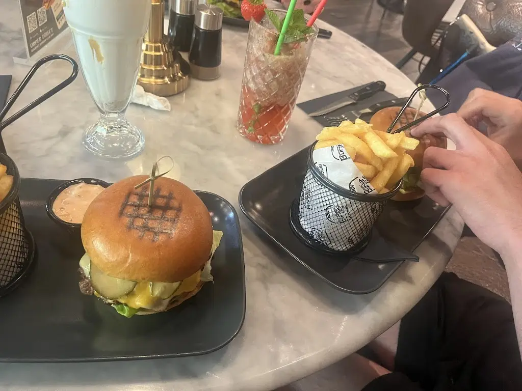Benita Seddon_Gourmet Burger Club - Cobham_Cobham_review