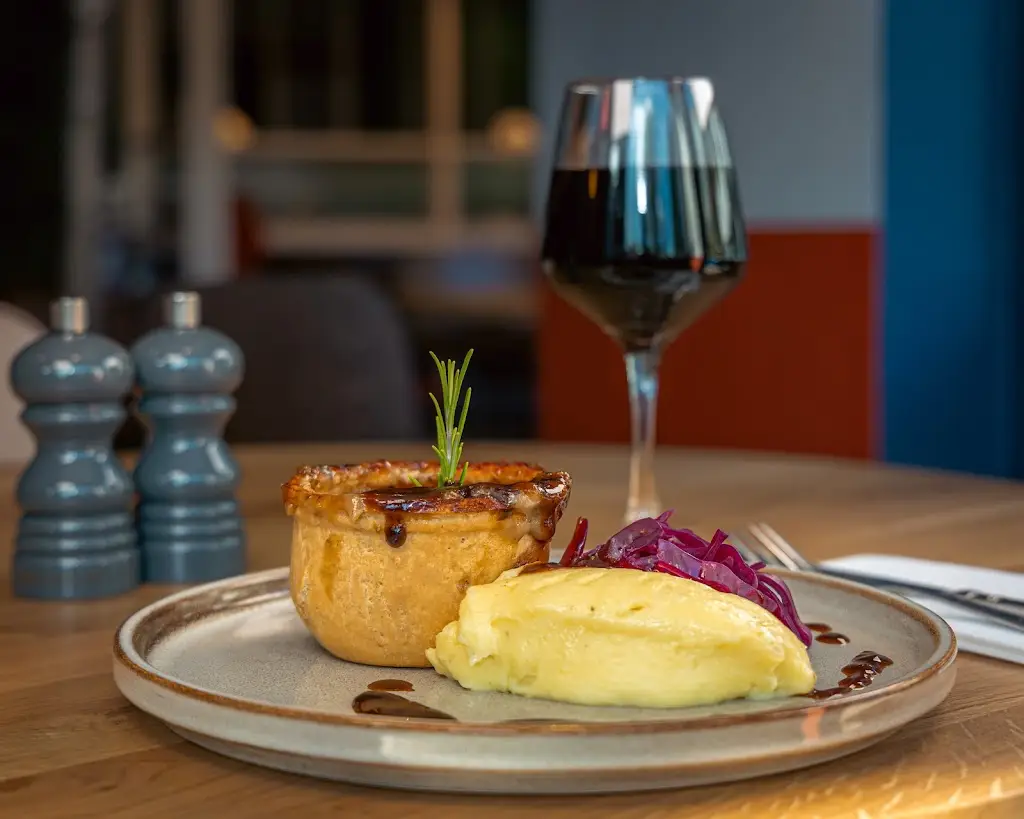 Menu_Seven Hills Restaurant, Bar & Terrace_Cobham_image_2