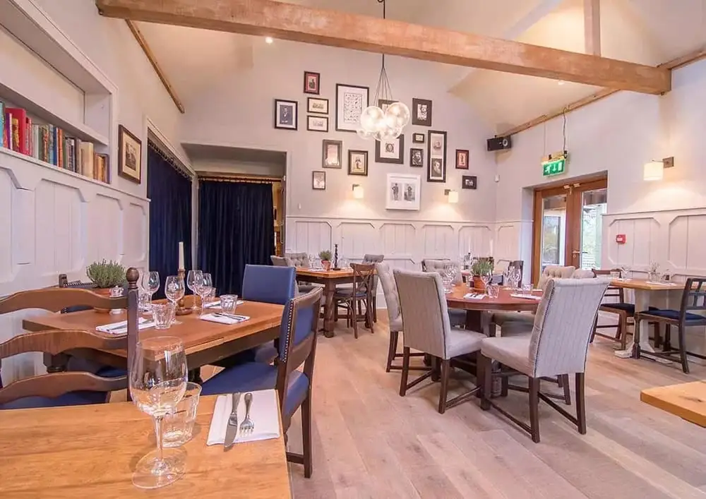 The Black Swan_Cobham_slider_image_1