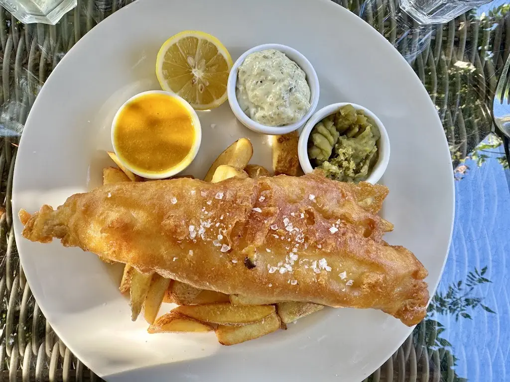 The Black Swan_Cobham_slider_image_3