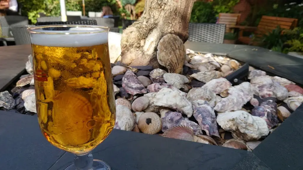 Menu_The Running Mare._Cobham_image_3