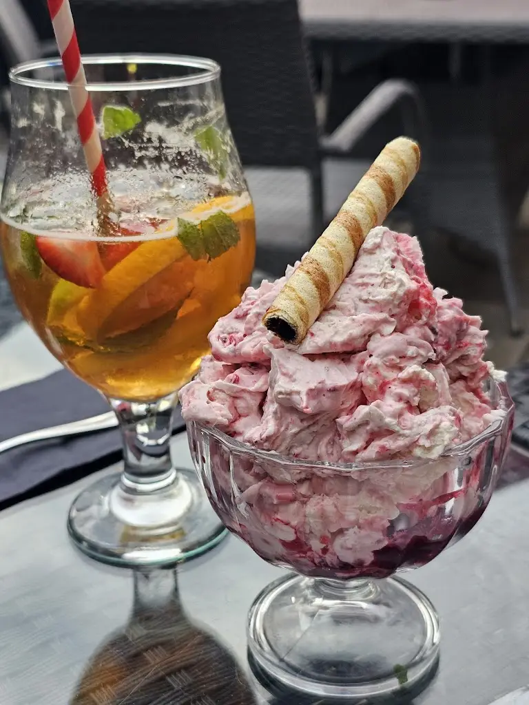 Menu_The Running Mare._Cobham_image_6