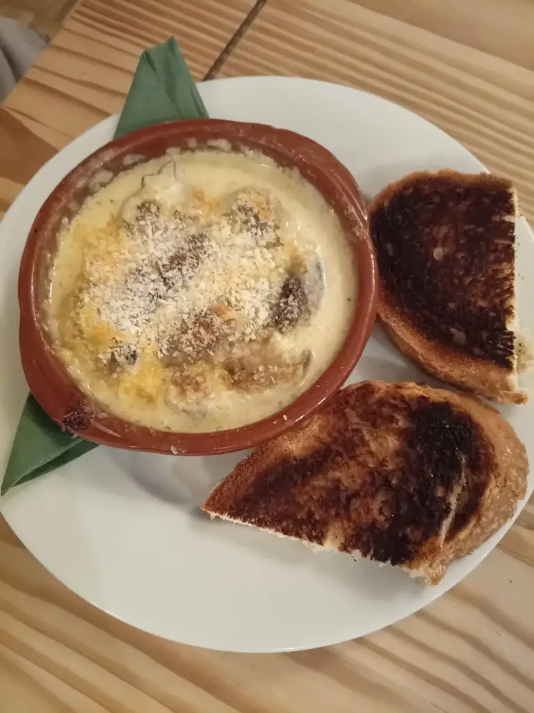 caroline flinn_The White Lion_Colsterworth_review