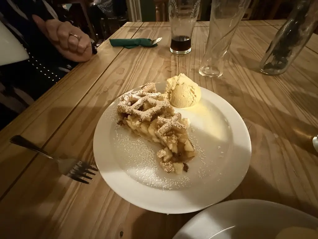 Mat Robinson_The White Lion_Colsterworth_review