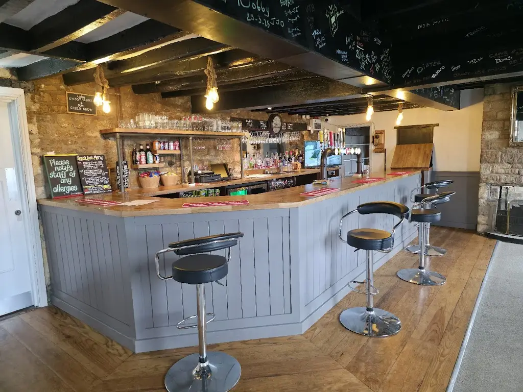 The Old Fox Truckstop Ltd_Colsterworth_slider_image_2