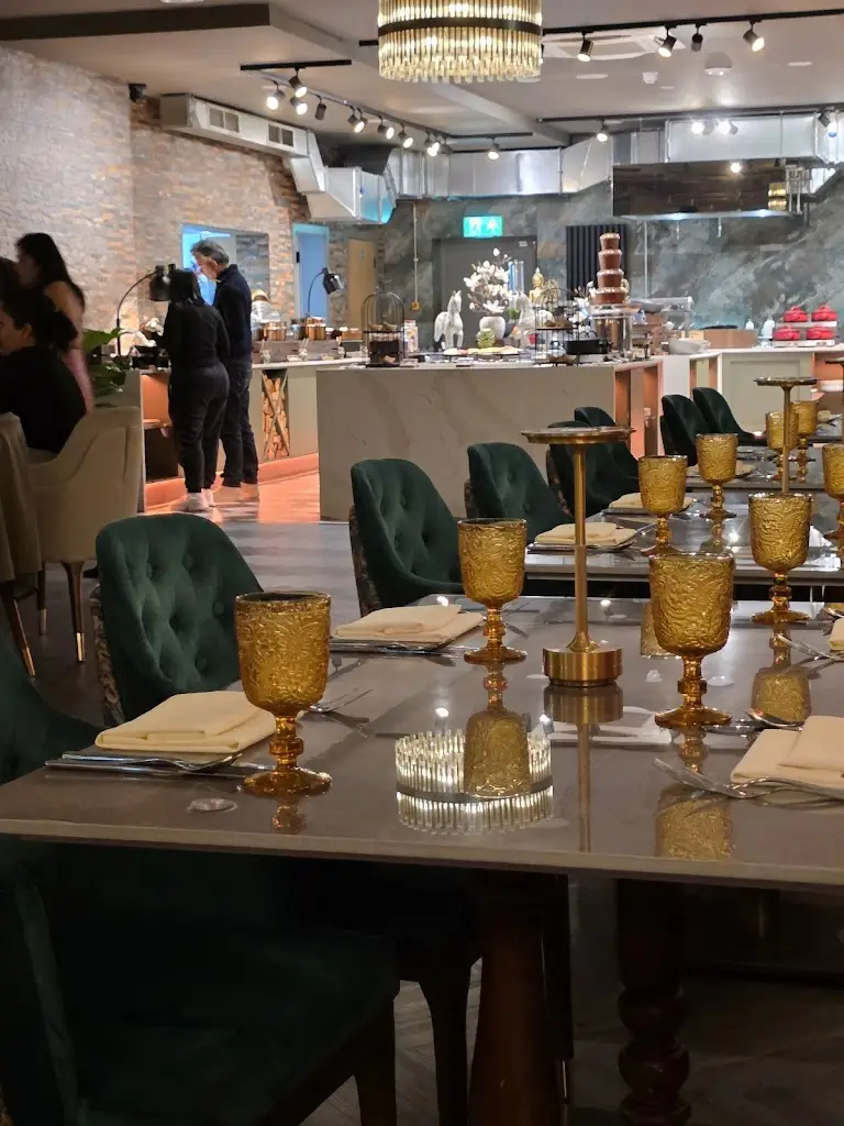 Mova Group - Restaurant_Colnbrook_slider_image_3