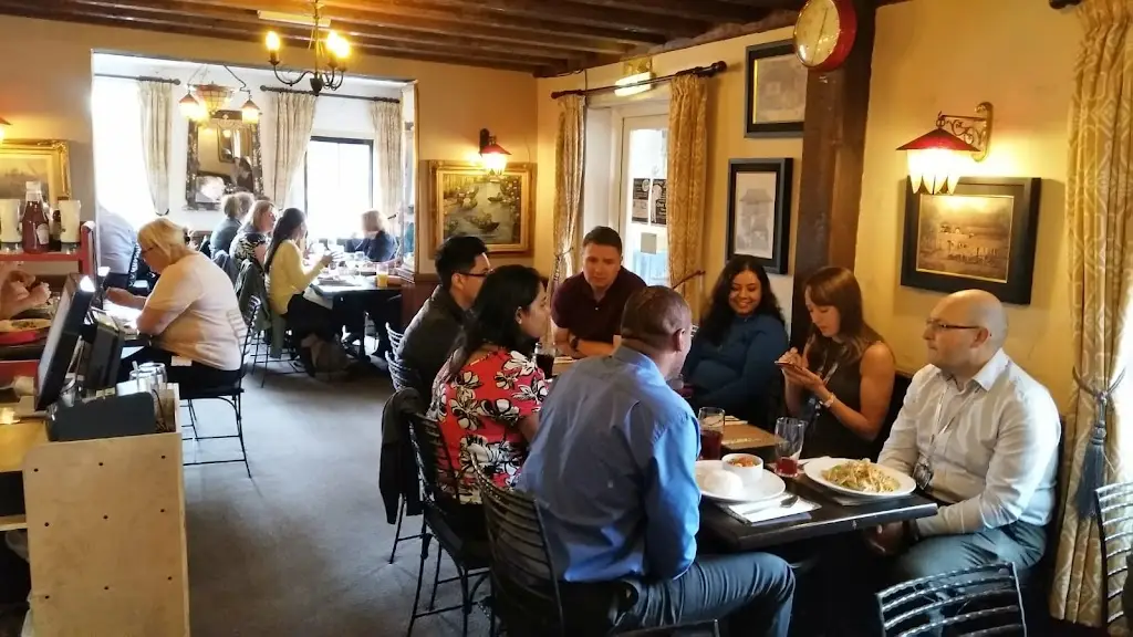 Bong Thai (Punch Bowl Pub) restaurant in Colnbrook