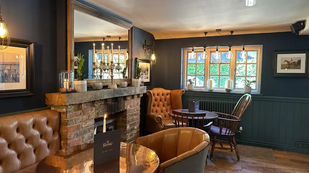 Rose By Nicholas James_Ascot_slider_image_1