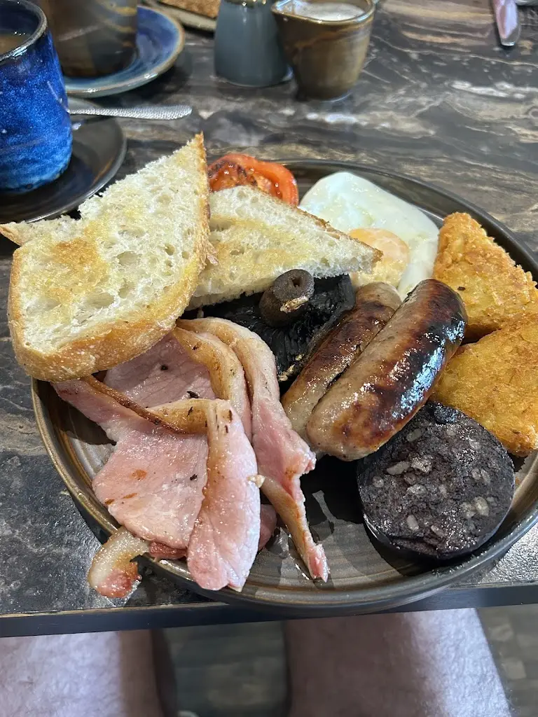 Peter Sayer_Fizz and Fromage_Coltishall_review