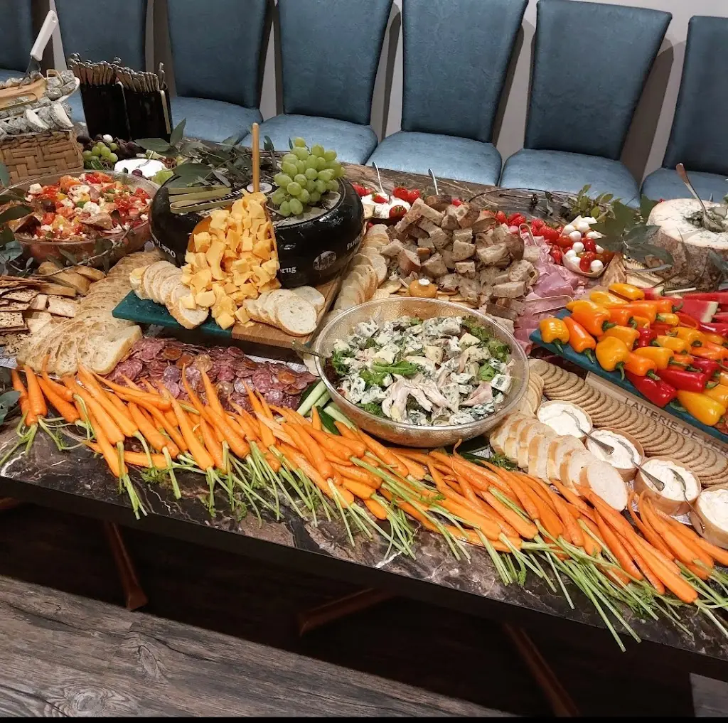 Fizz and Fromage_Coltishall_slider_image_3