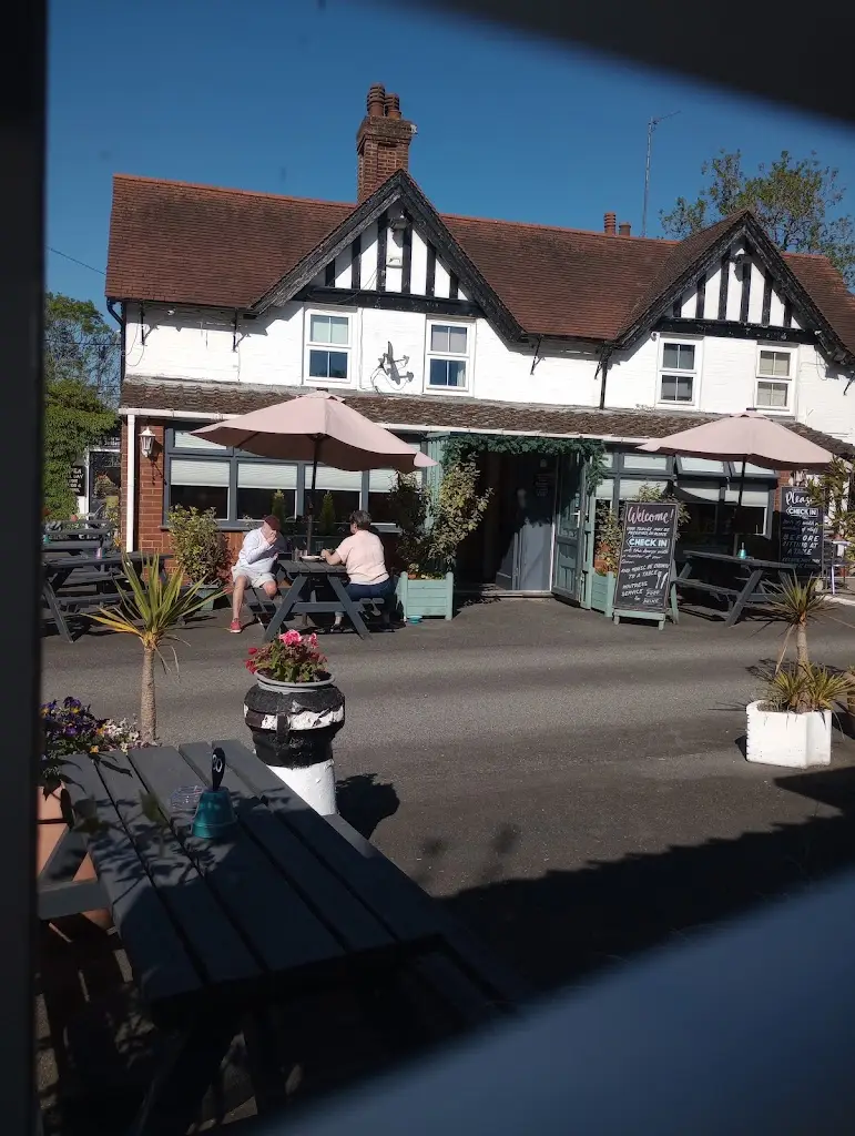 Sue Bevan_The White Horse Crostwick_Coltishall_review