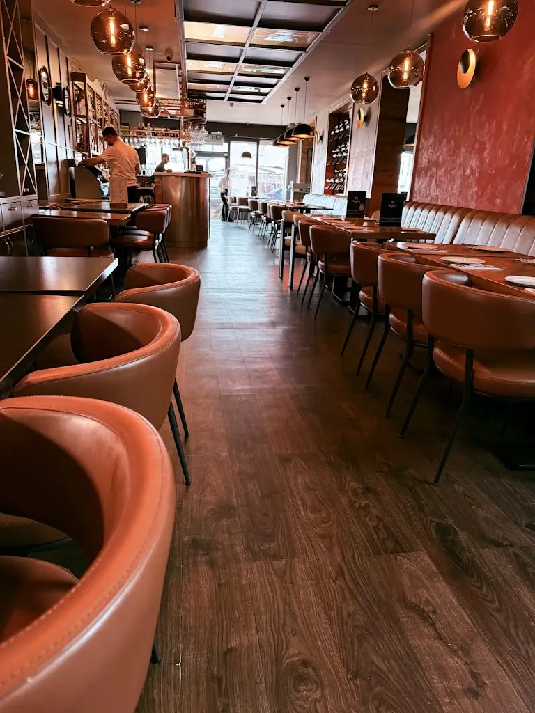 Veyso's Romford Restaurant_Collier Row_slider_image_1