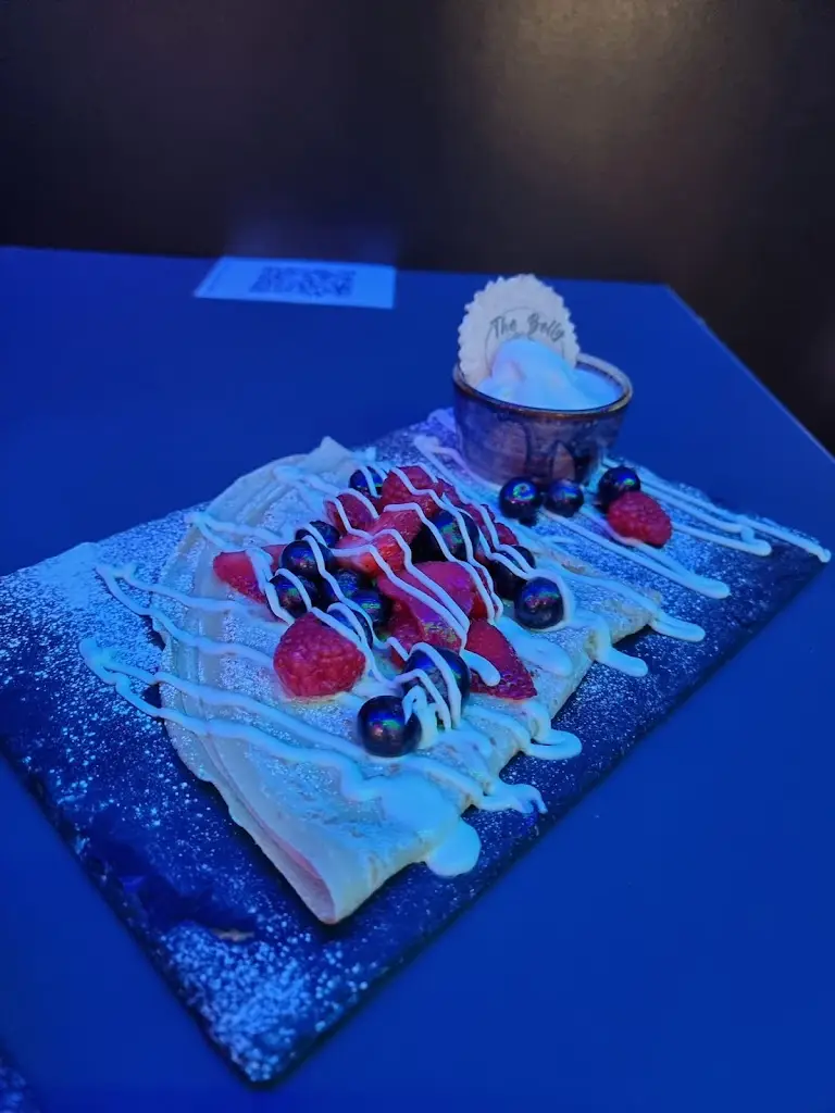 Aksaa Sheikh_The Belly_Collier Row_review