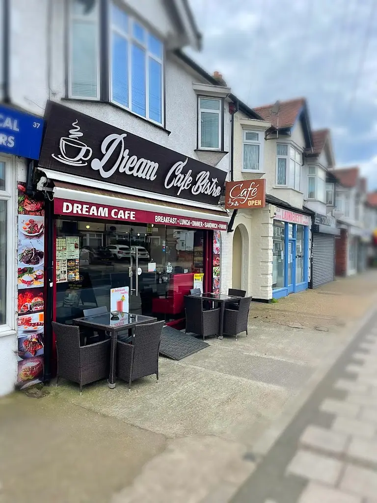 Dream Café_Collier Row_slider_image_1