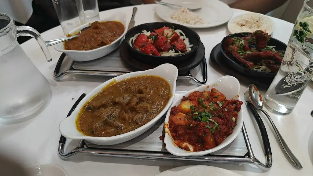 Darjeeling Tandoori_Collier Row_slider_image_3