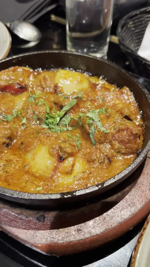 Tarik_Kenza Indian_Collier Row_recensione