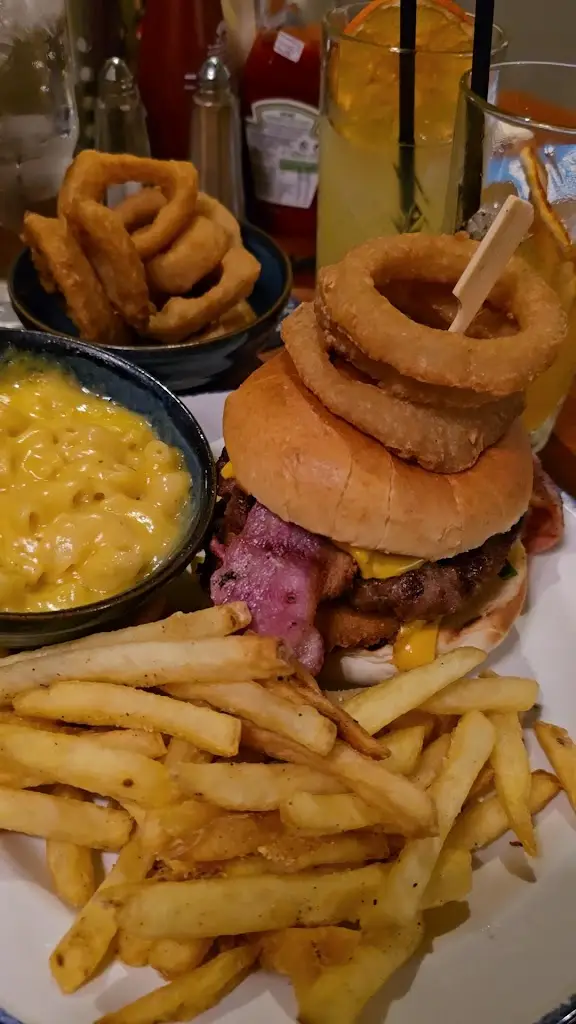 Melissa Makin_The Morris Dancers_Colne_review