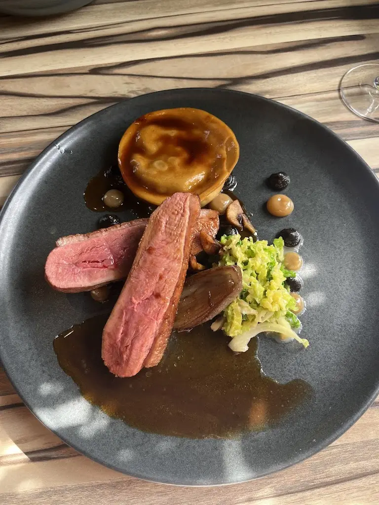 Marion Toquet_Emmott Arms_Colne_review