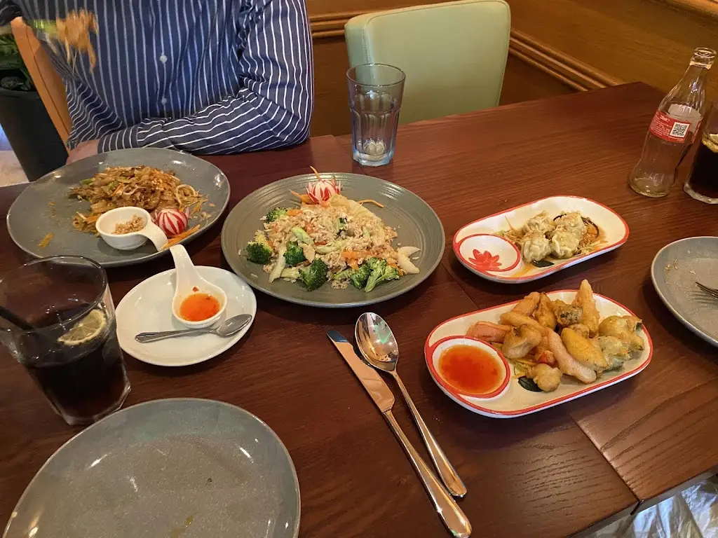 chloe isabella_Meechok Thai Restaurant_Colne_review