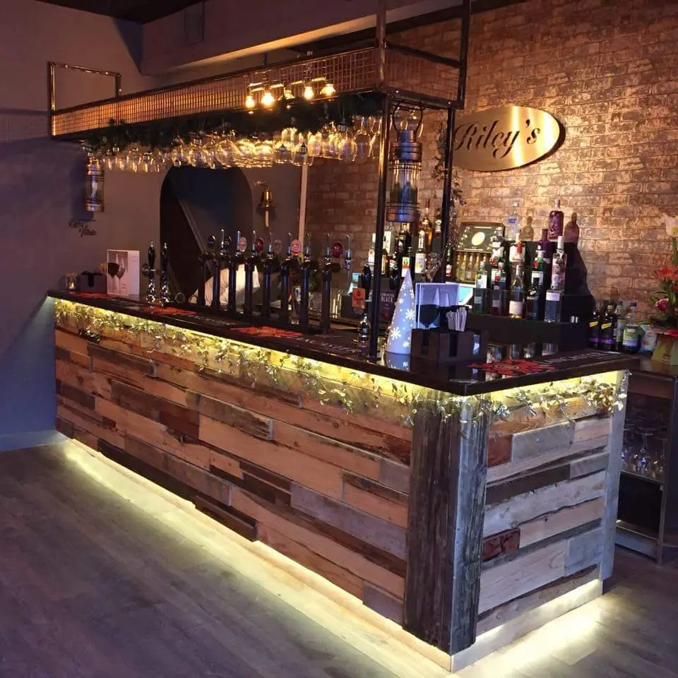 Strangers Bar restaurant in Colne