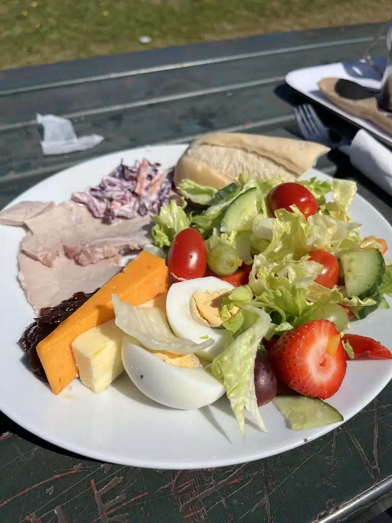 Samantha Reavley_Pavilion Cafe at Alkincoats Park_Colne_review