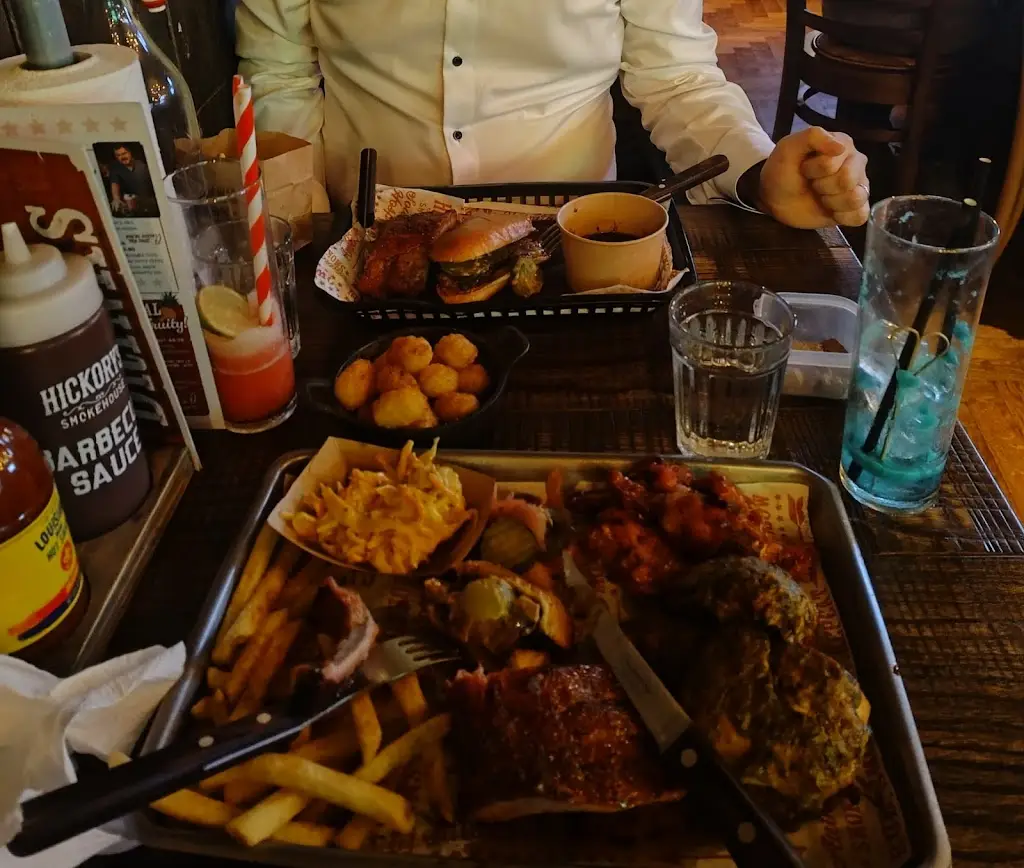 Chloe McMullan_Hickory's Smokehouse Stafford_Colwich_review