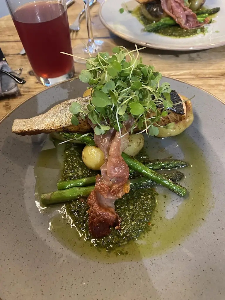 WHITES AT OAKEDGE_Colwich_slider_image_2