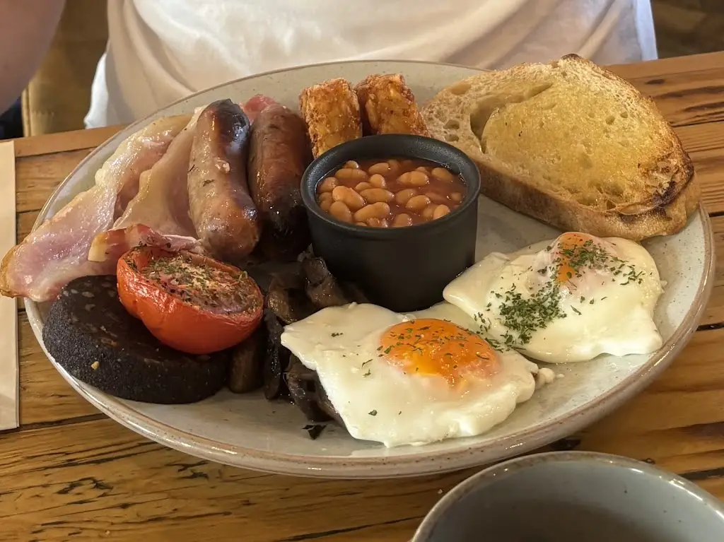 WHITES AT OAKEDGE_Colwich_slider_image_3