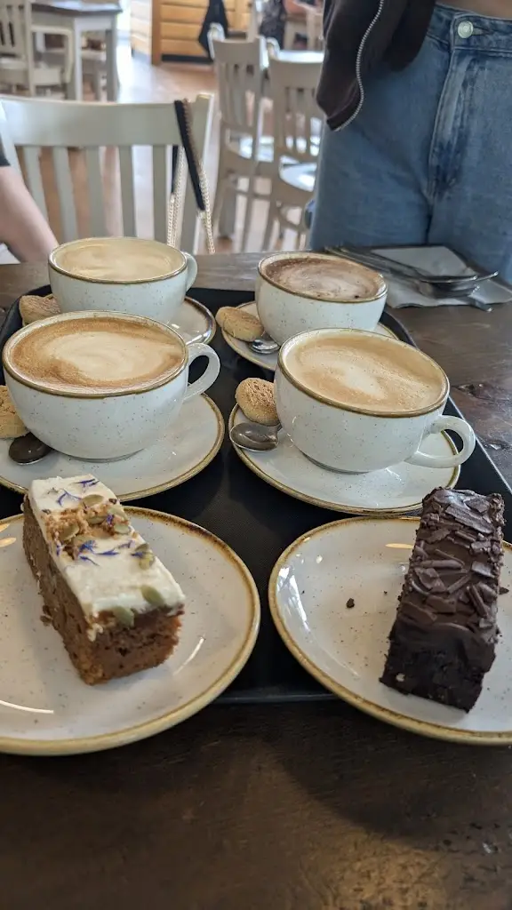 Igor Janik_Canalside Farm, Shop & Cafe_Colwich_review