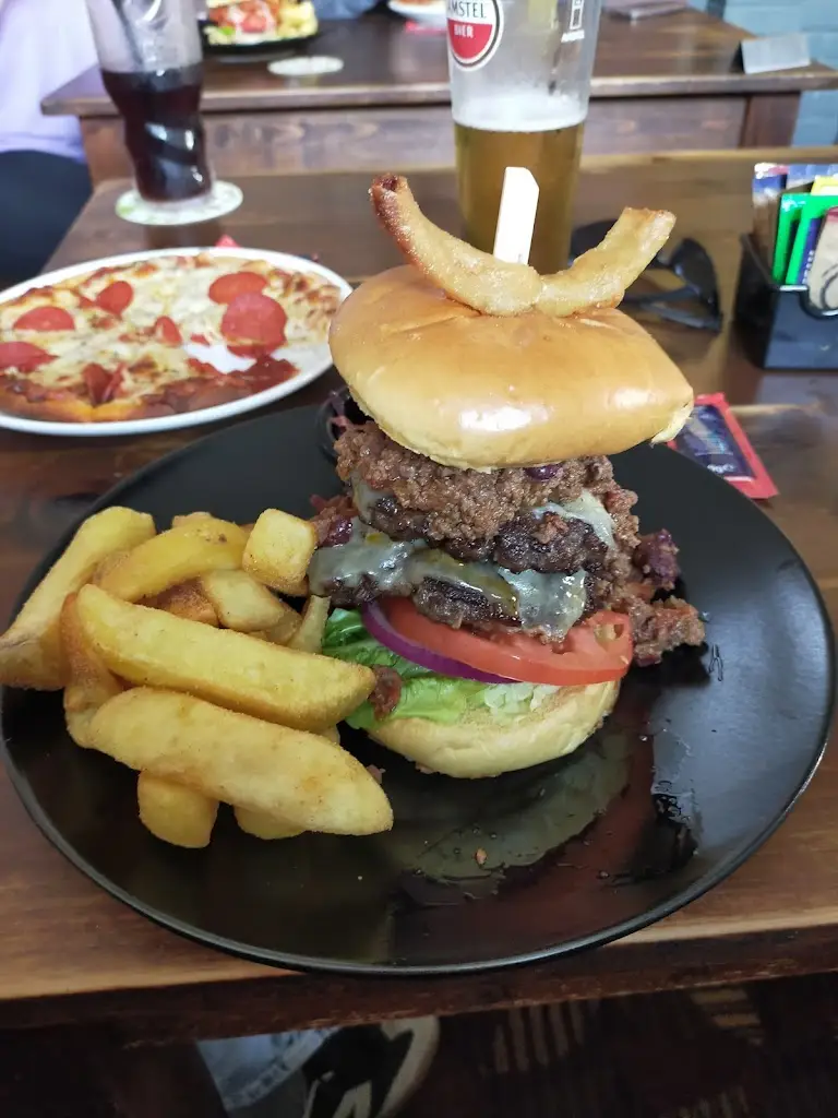 Lee Flash_The White Bull, Coningsby_Coningsby_review