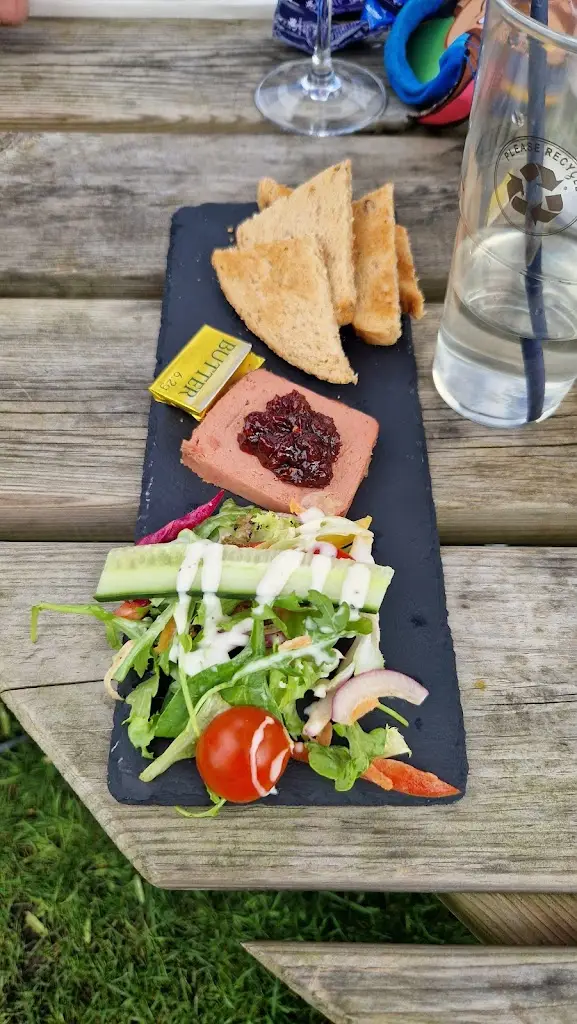 Vince Shepherd_The Swan at Compton_Compton_review