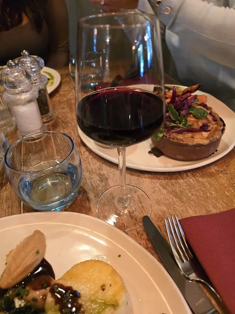 Sónia Martins_The Cherry Tree_Copthorne_review