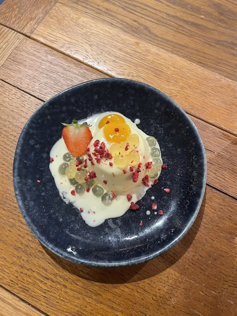 lorraine Phillips_The Cherry Tree_Copthorne_review