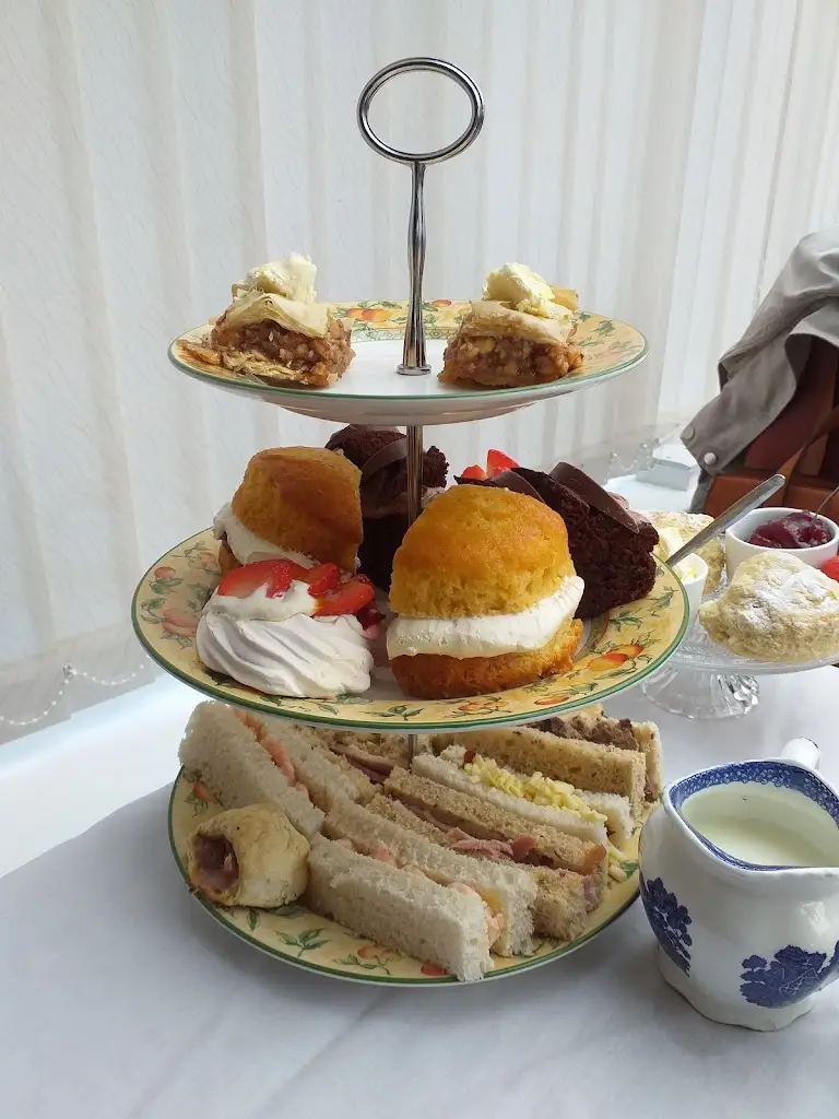 Mary Donald_The Wheatsheaf_Armthorpe_review