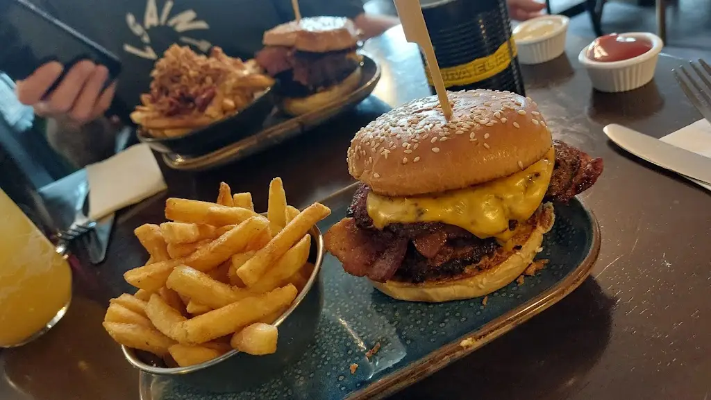 Hollie L_LIMEHOUSE_Clevedon_recensione