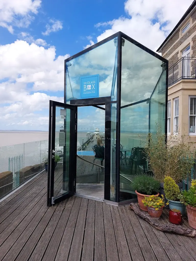 San D_The Glass Box_Clevedon_review