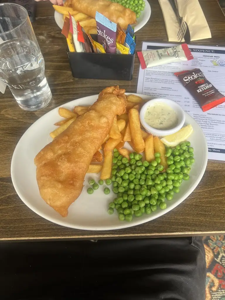 Sam Neil Paul_The Moon & Sixpence_Clevedon_review