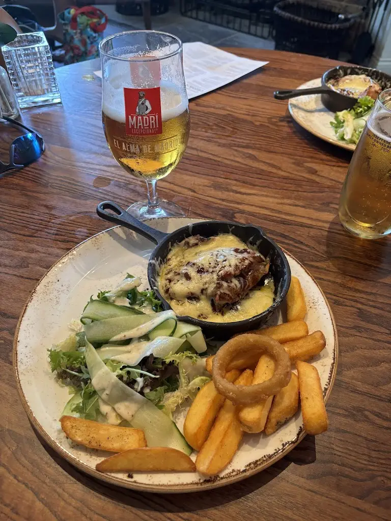 Julian Morgan_Little Harp Inn_Clevedon_review