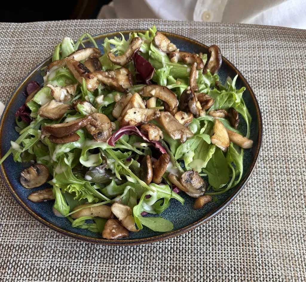 Michelle Hill_Le French Corner Clevedon_Clevedon_review