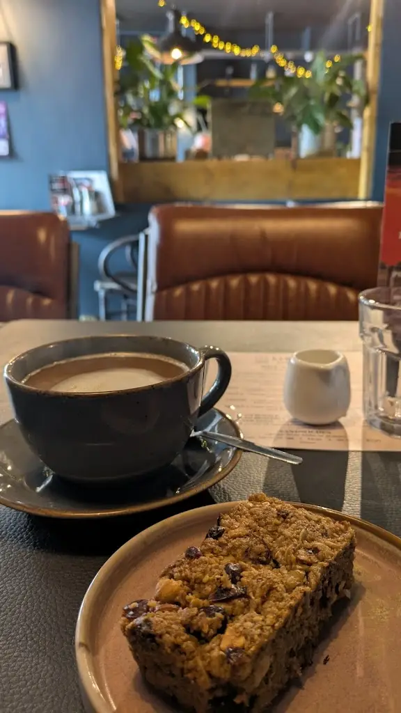 Eleanor Lawrence_The Library Clevedon_Clevedon_review