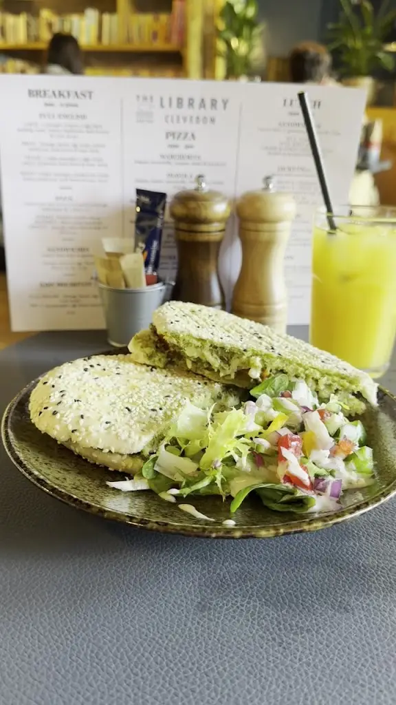 Lizzie George _The Library Clevedon_Clevedon_review