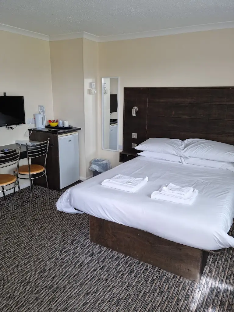 Warrens Village_Clevedon_slider_image_3