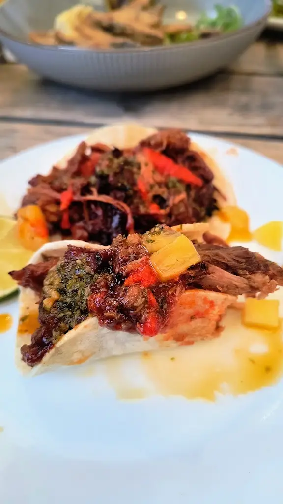 Dave Hewlett_The Greyhound Inn_Corfe Castle_review